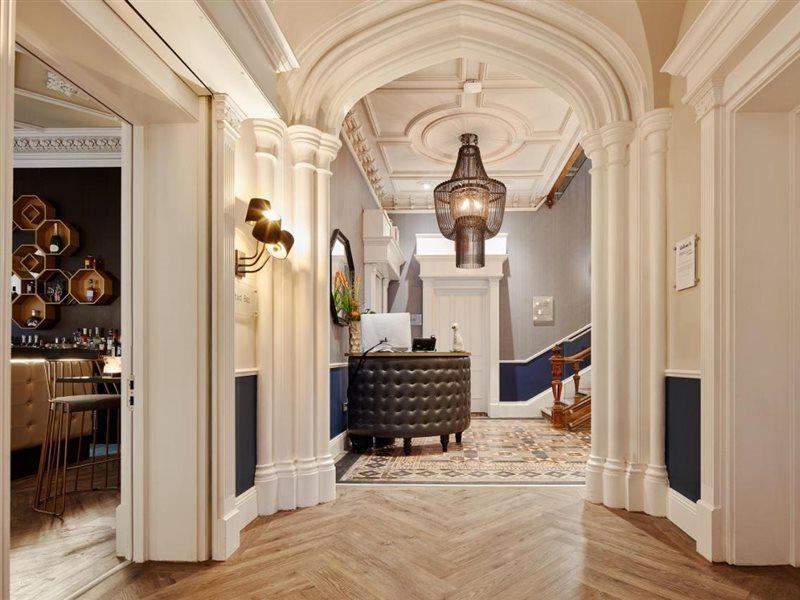 Oddfellows On The Park Чедл Экстерьер фото The hotel's interior