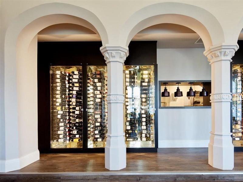 Oddfellows On The Park Чедл Экстерьер фото Wine display at the restaurant
