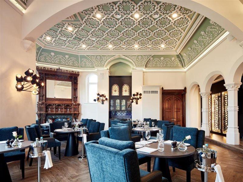 Oddfellows On The Park Чедл Экстерьер фото The restaurant