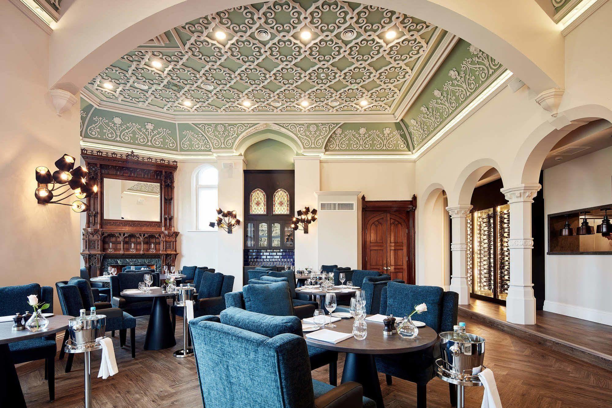 Oddfellows On The Park Чедл Экстерьер фото The restaurant's interior