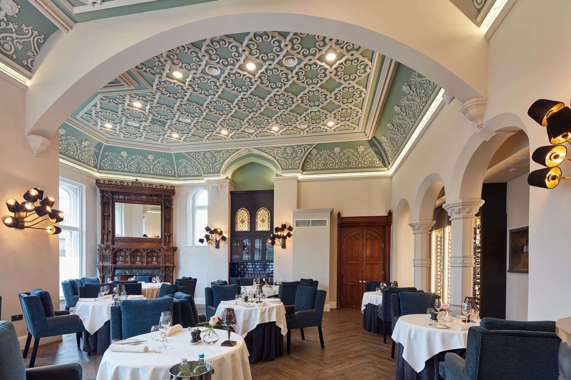 Oddfellows On The Park Чедл Экстерьер фото The interior of the restaurant